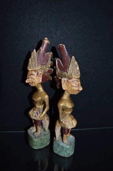 Oosterse beeldjes van hout. Antiek en handgeschilderd - Afbeelding 3