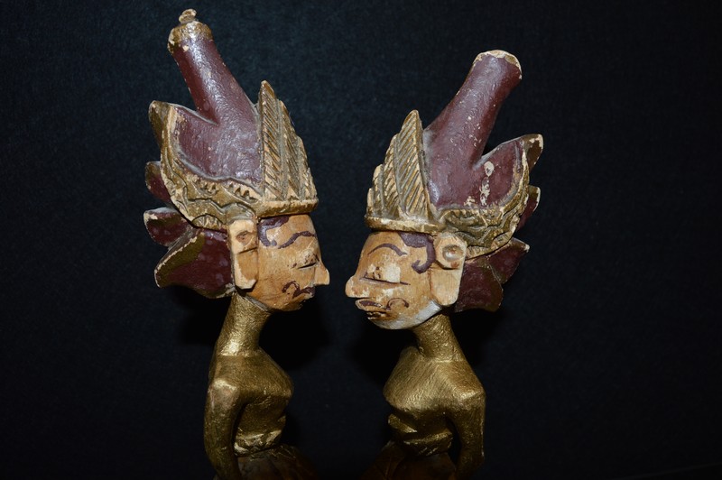 Oosterse beeldjes van hout. Antiek en handgeschilderd - Afbeelding 5