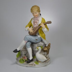 Capodimonti beeld: Jongeman met luit